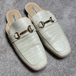 STEVE MADDEN Kandi Taupe Crocodile Textured Slide On Mules Size 9.5